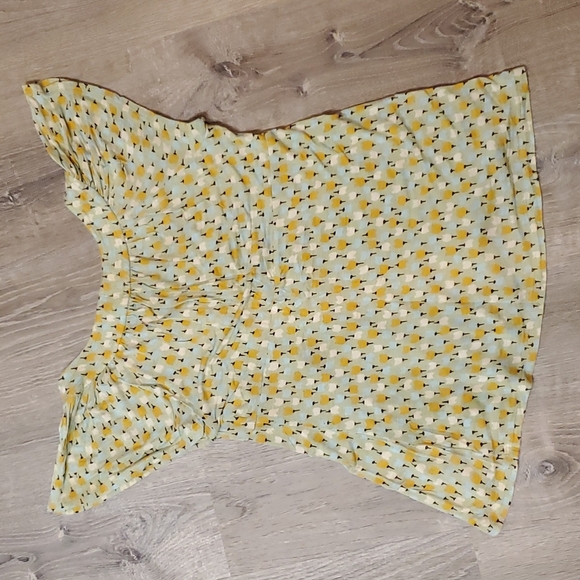 Forever 21 floral v-neck top, size medium - Picture 4 of 4